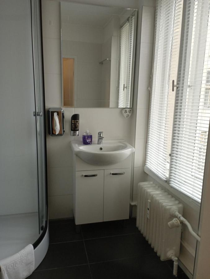 Single Room,1352738557:JPEG